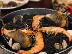 传统西班牙墨鱼汁海鲜饭-BROWNSTONE布朗石西班牙餐厅(深圳湾店)