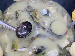 -丹水桥地锅鱼·翘嘴鲌·地方特色全鱼宴(丹江口大坝店)