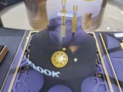 -六福珠寶(巴黎春天五角场店)