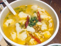 -渝是乎酸菜鱼(龙旗购物中心店)