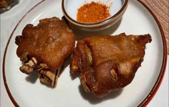 川师傅水煮鱼(曹路宝龙广场店)-"酸菜鱼比水煮鱼好吃,黄瓜不错!