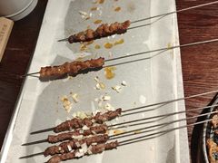 -三个大叔烤羊肉串·歌手驻唱·碳烤鲜肉(西三旗店)