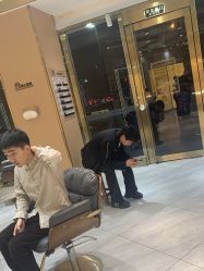 -一東造型烫发染发