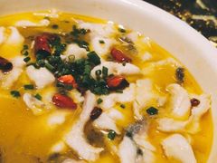 老坛酸菜鲩鱼-缪氏川菜(深圳北站缤果空间店)