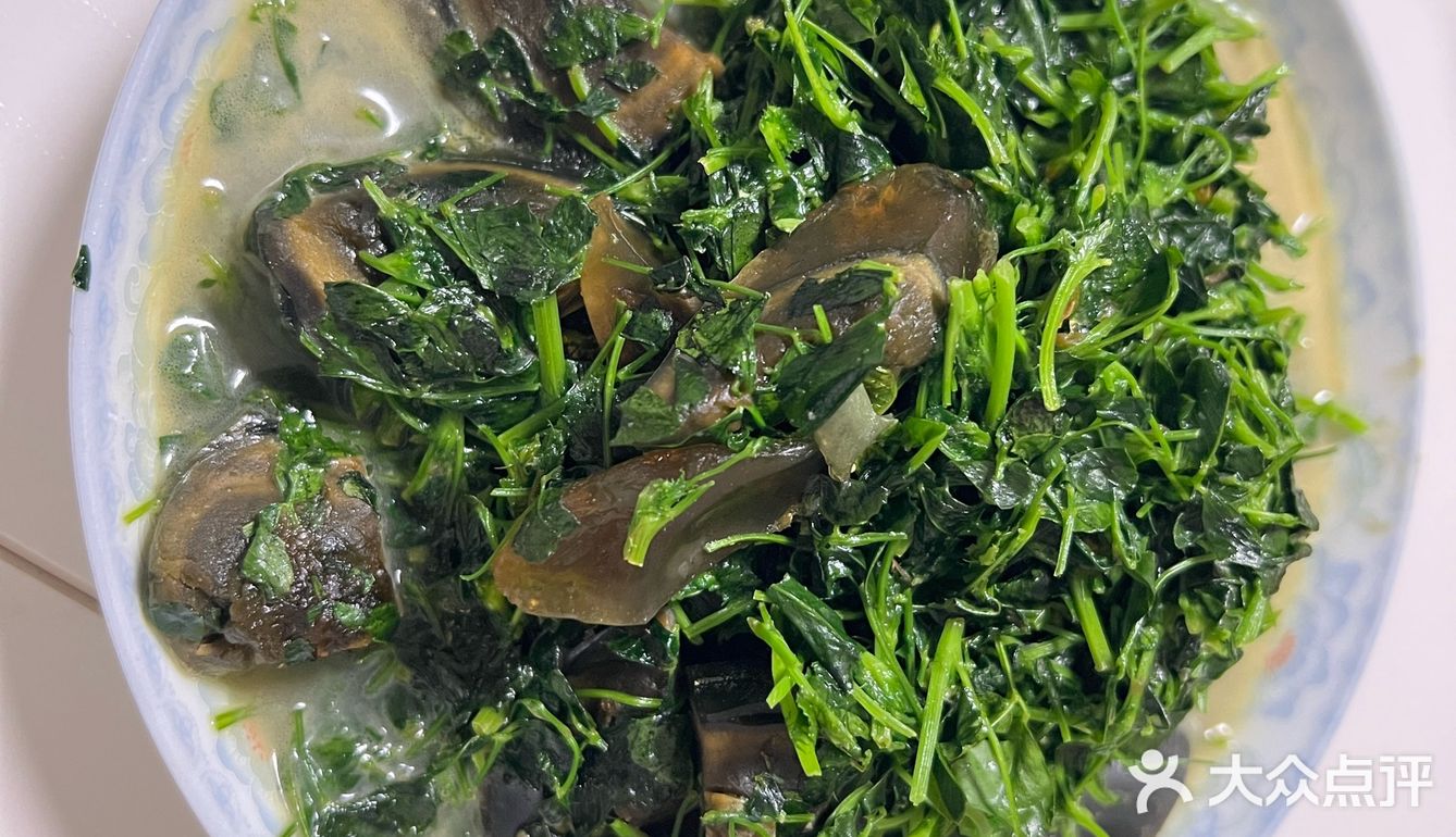 上汤金花菜+韭香螺肉 双锅齐开的春鲜二重奏