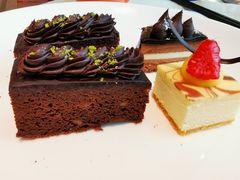 -怡咖啡海鲜自助餐厅(浦东香格里拉店)