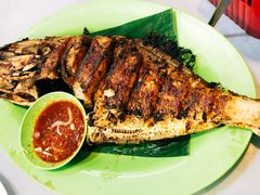 -明记烧鱼美味店