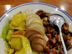 咖喱杂菜卤肉饭-金翠河烧鹅粤式茶餐厅(龙湖三千集天街店)