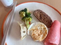 -桔子酒店(上海西藏北路地铁站店)