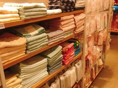 -名创优品(河南郑州健康路2店)