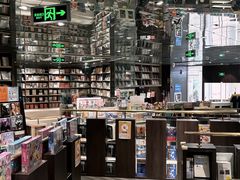 -钟书阁(群光广场店)