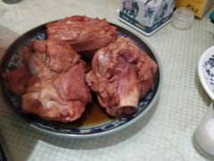 酱骨棒-东北哈尔滨酱骨头馆房掌柜铁锅炖