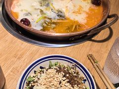 -洱火云南酸菜牛肉火锅(石景山当代商城店)