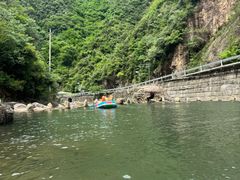 -安吉龙王山峡谷漂流