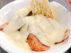 猪颈肉芝士捞公仔面-新记餐厅(香槟大厦店)