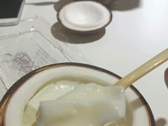 -志龙皇冠吃货椰子铺