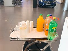 -天津波士信达奔驰4S店(卫津南路店)