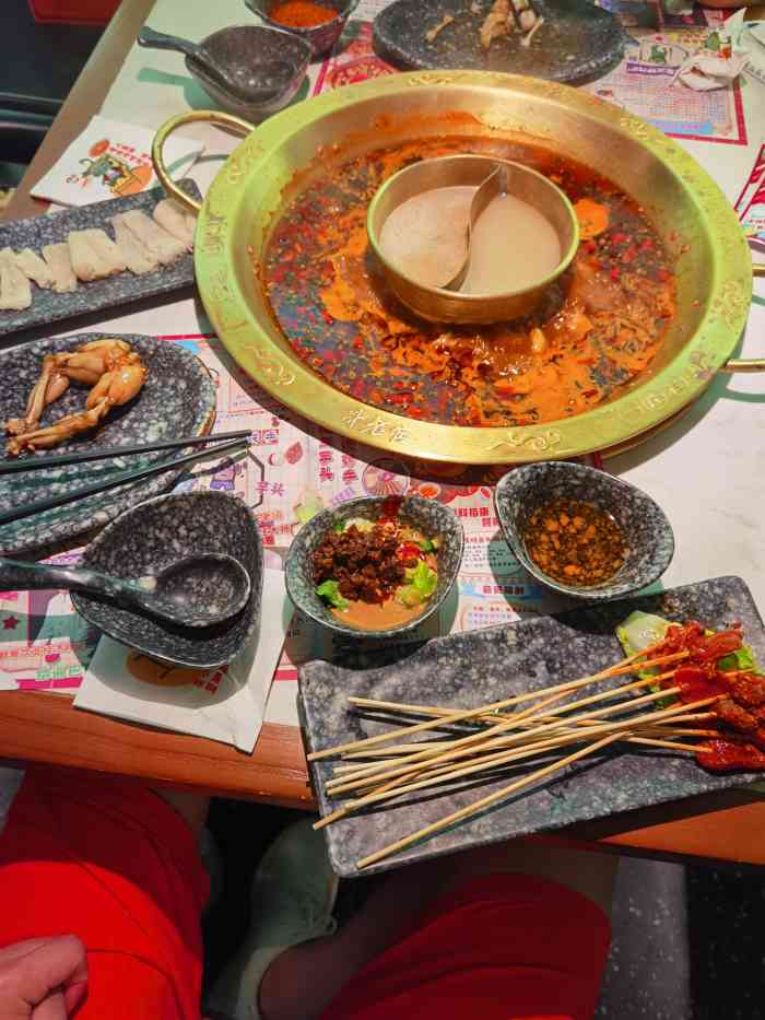 哥老官重庆美蛙鱼头(宝山龙湖店)-"吃哥老关就是来吃牛蛙的,每次评论