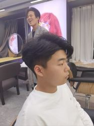 -藤野造型烫发染发