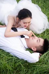 -雪中彩影婚纱摄影·微光艺术中心