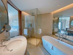 -上海佘山世茂艾美酒店
