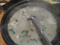 -果松木炭酸菜铜火锅·外婆参鸡汤