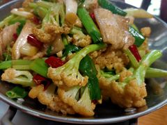 有机花菜焖肉-我家小馆(悦活荟店)