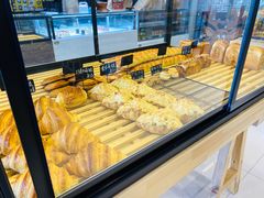 面包甜点陈列柜-熊叔熊婶面包房(团结湖店)