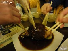 疯抢狮子头-洪齐林老镇