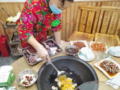 -屯老二农家铁锅炖·行业领军者(梅江店)