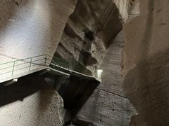 -伍山石窟