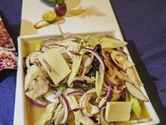 -伊带伊路新疆美食府(呼家楼店)