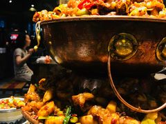 招牌双层蛙锅-沪小二炭火蛙锅(淮海中路美食不夜城店)