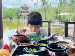 -丽江悦榕庄酒店-明月·雪山庭院餐厅