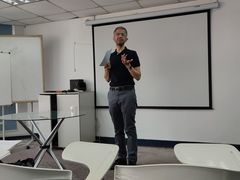 -环亚琅文现代英语·青少·雅思托福·成人英语
