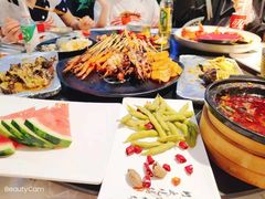 -何师烧烤Pro ·江湖川菜·小龙虾·精酿(太古里旗舰店)