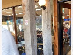 -12 Rocks Beach Bar Cafe