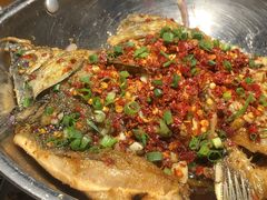平锅蒜香鲫鱼-李久其家民间餐厅(梅溪湖店)