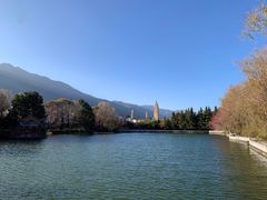 -三塔倒影公园