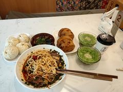 -李与白包子铺(桐梓林店)