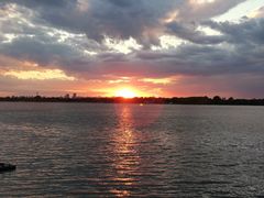 -人民防洪胜利纪念塔