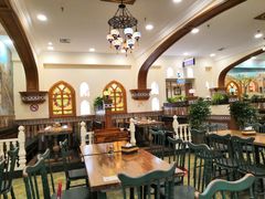 大堂-清真·玛丽亚新疆菜主题餐厅(浙江中路店)