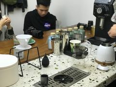 -Line 咖啡(石厦花园店)