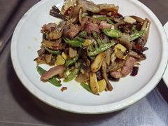 -土砂锅生态山庄·非遗砂锅雅鱼