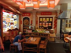 -阿瓦山寨·湘菜现炒·剁椒鱼头王(咸阳总店)