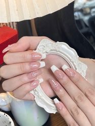 -芊屿芊浔美甲