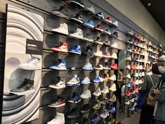 -ABC MART(心斎橋店)