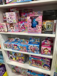 -逝水玩具折扣店
