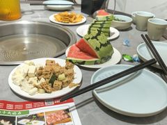 -明何记涮牛肚(品牌首店隋唐植物园南门古城路店)