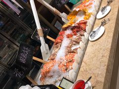 -大中华希尔顿酒店-念自助餐·嗨啤·小龙虾